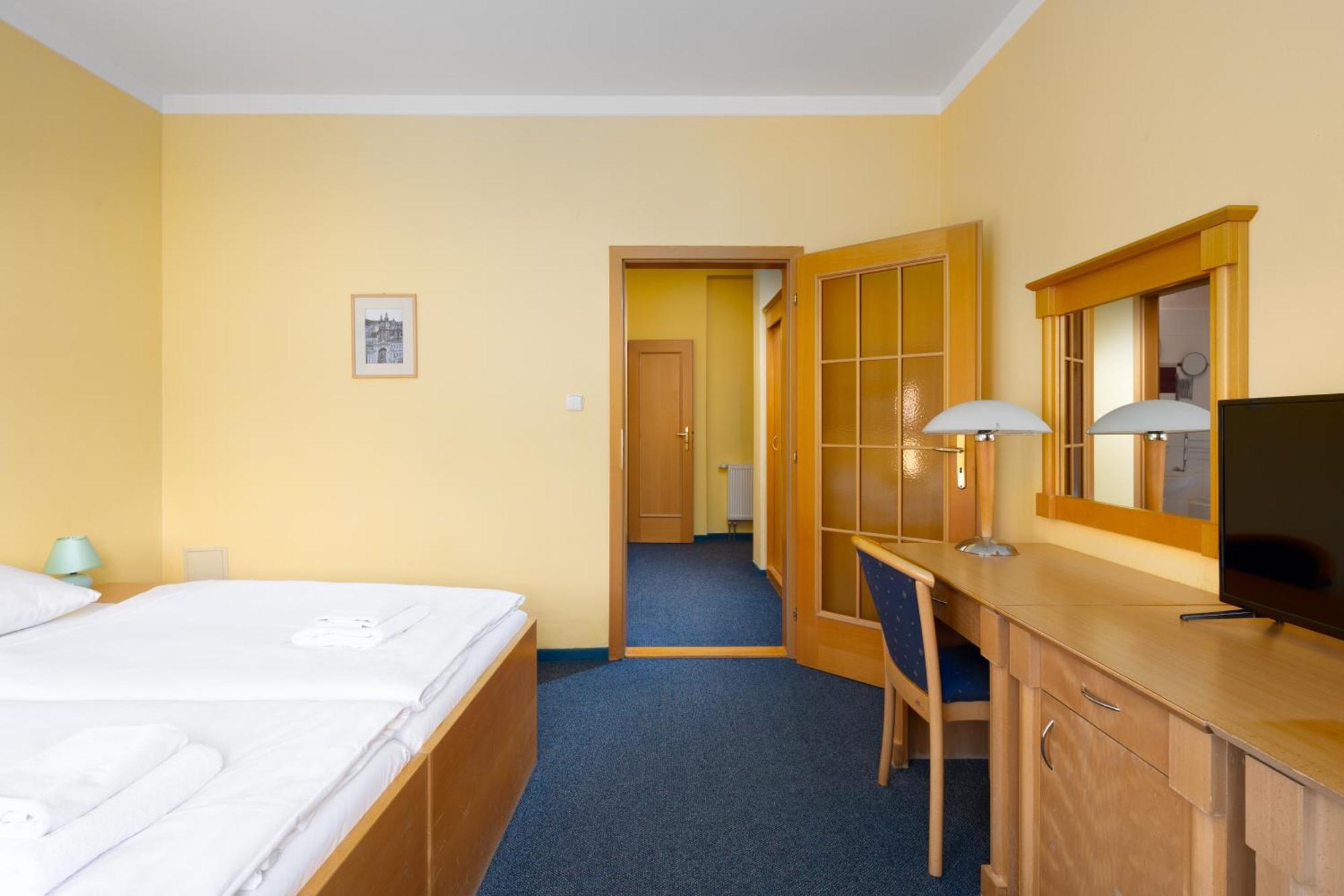 Wellness Hotel Jean De Carro Karlovy Vary Exterior photo