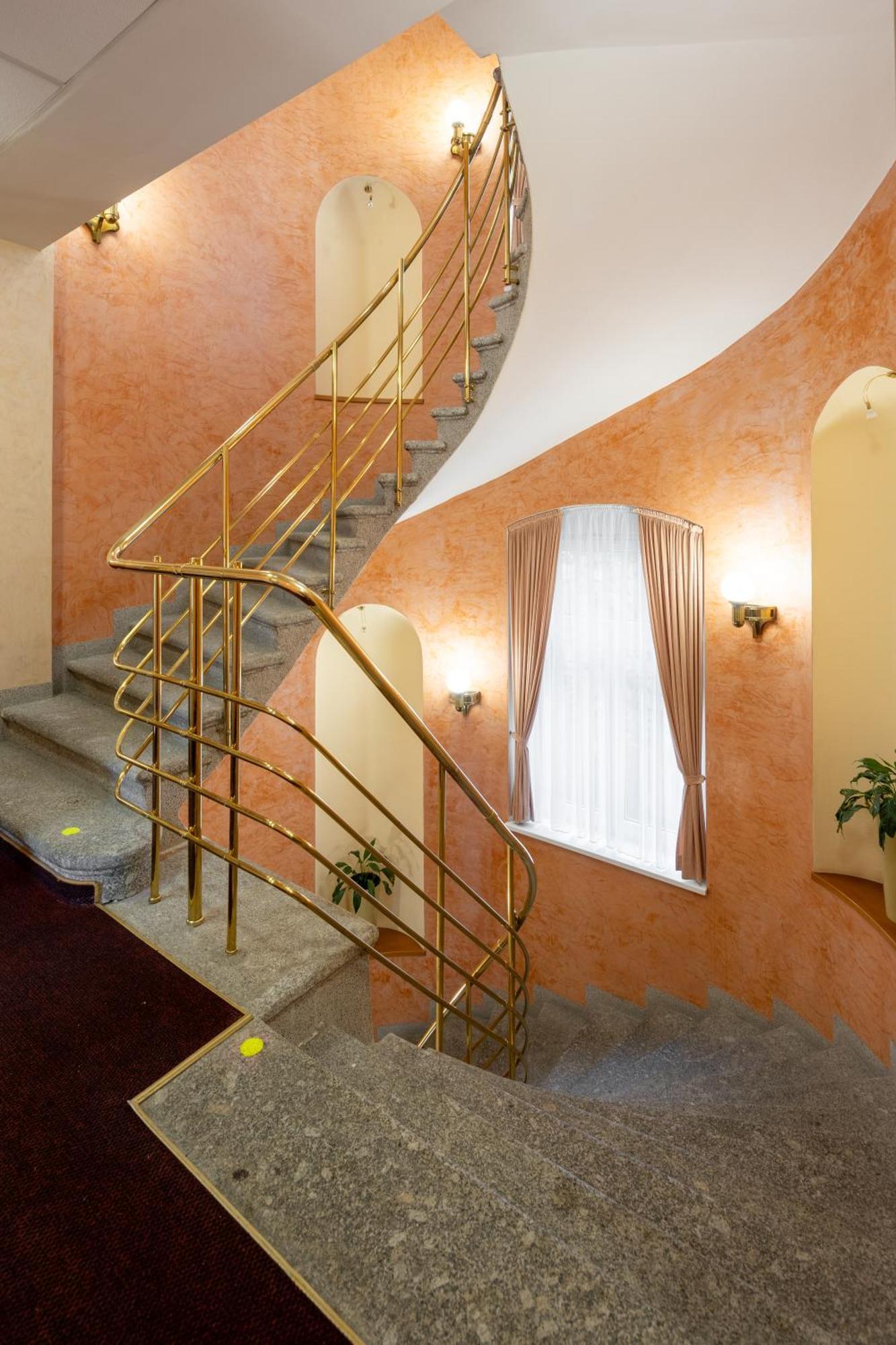 Wellness Hotel Jean De Carro Karlovy Vary Exterior photo